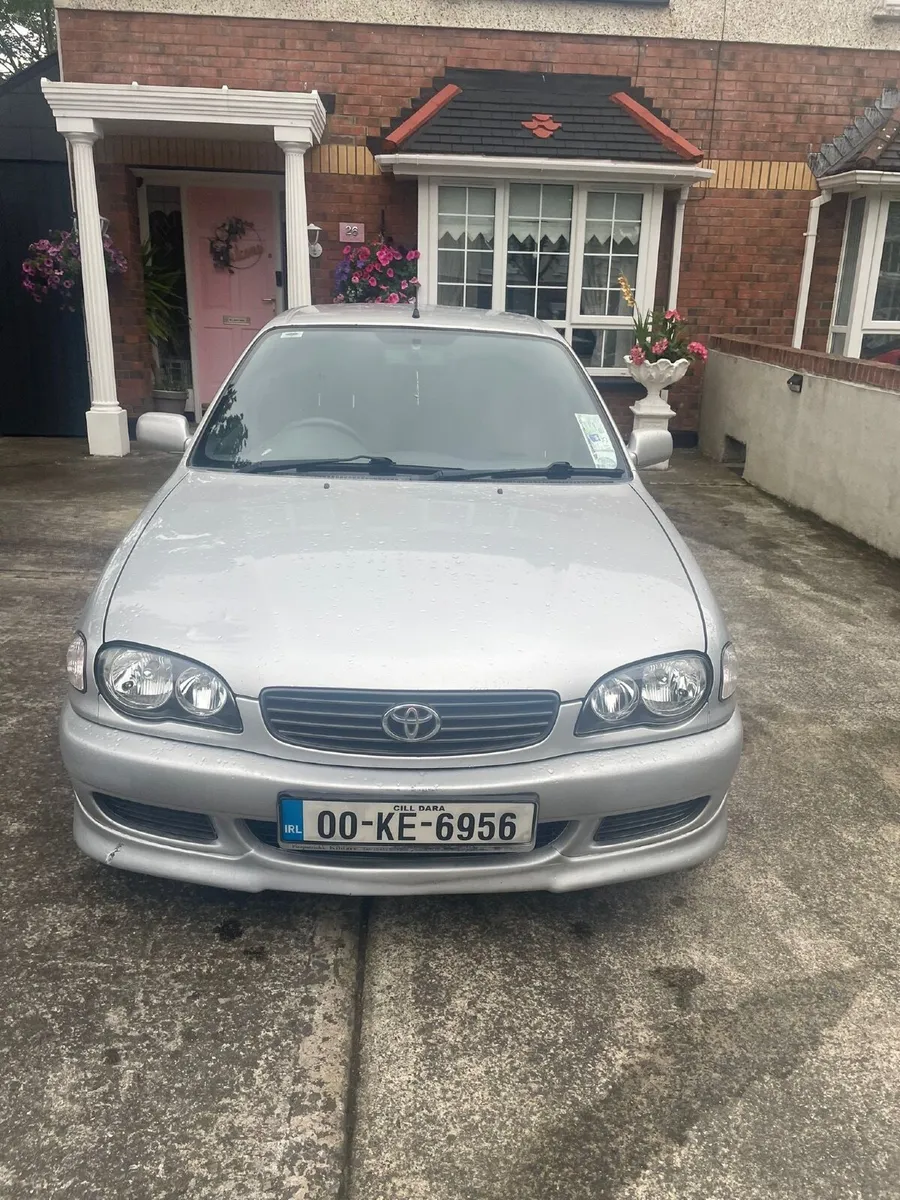 Toyota Corolla 2000 - Image 1