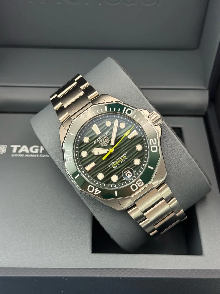 Tag Heuer Aquaracer 300 - Image 1