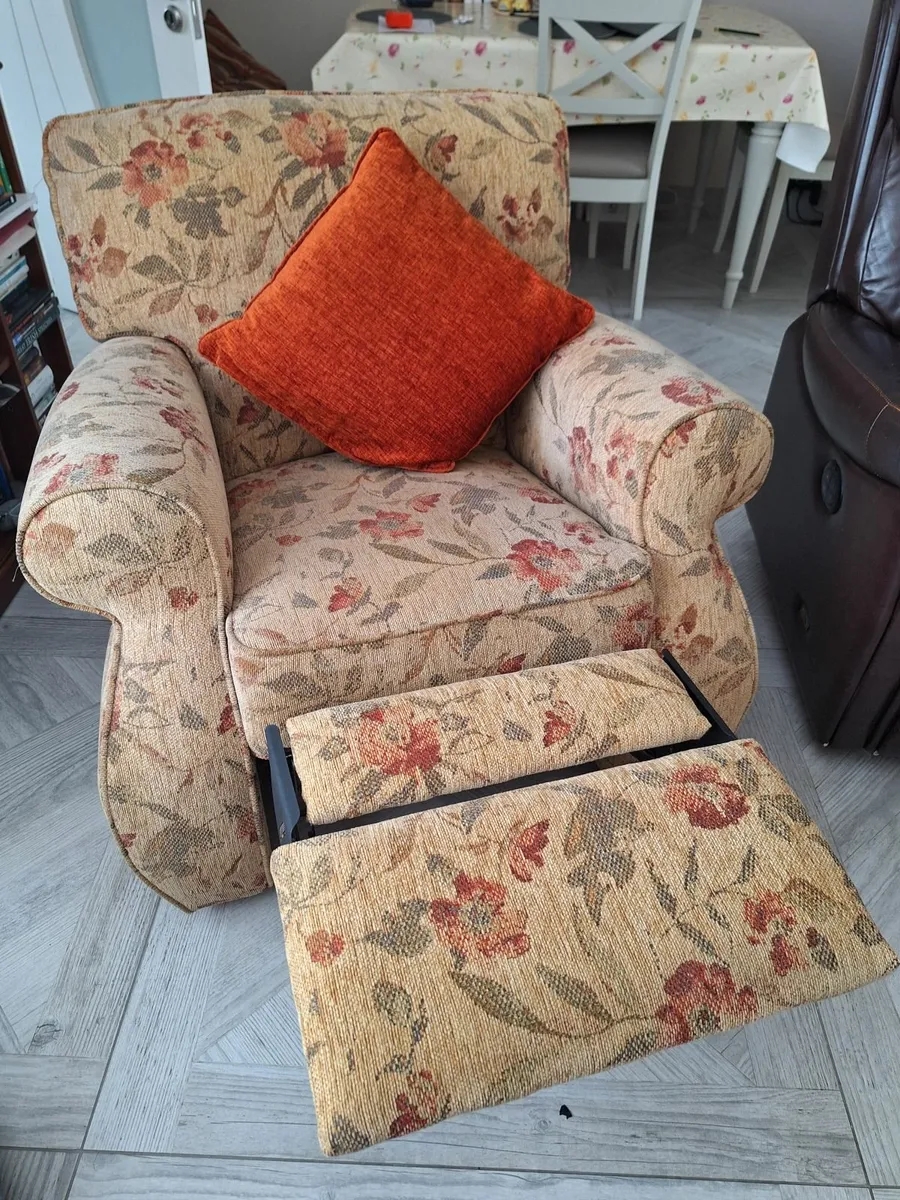 Three Piece Suite (including 1 recliner) - Image 4