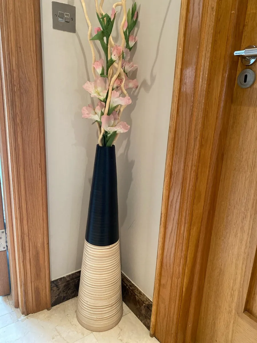Floor tall vase - Image 1