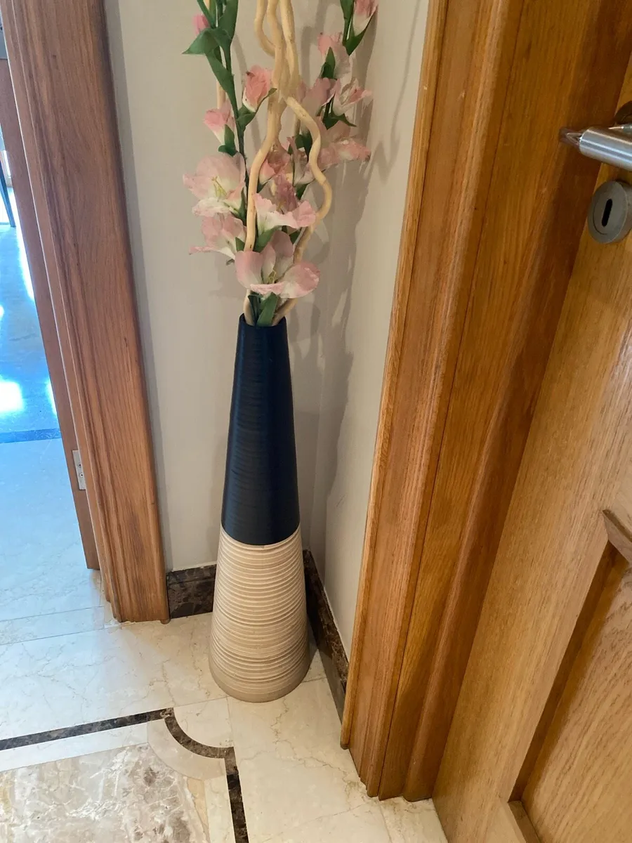 Floor tall vase - Image 2