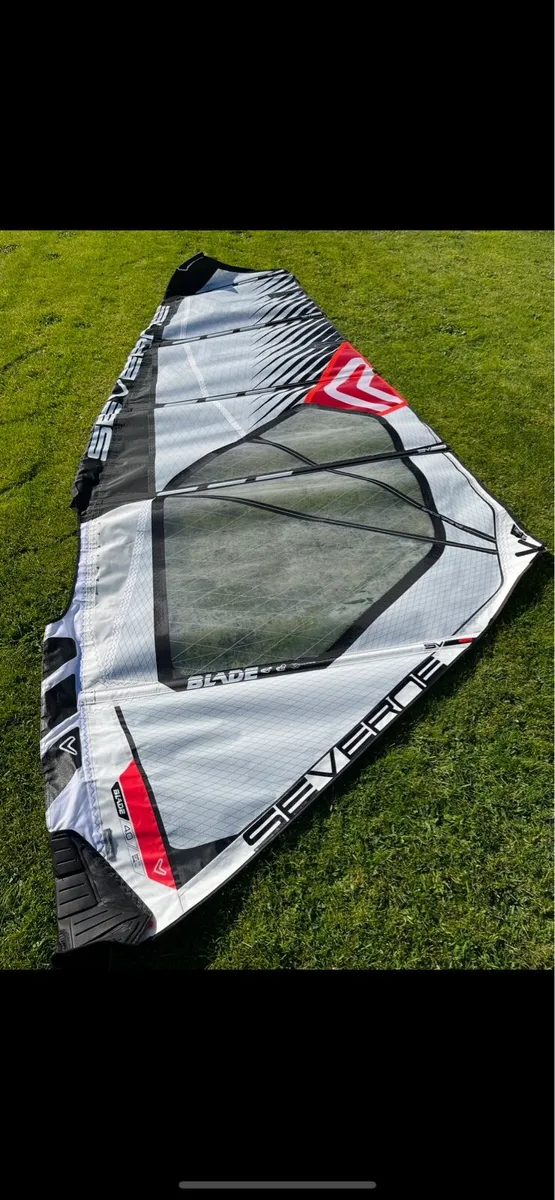 Windsurfing equipment - Image 1