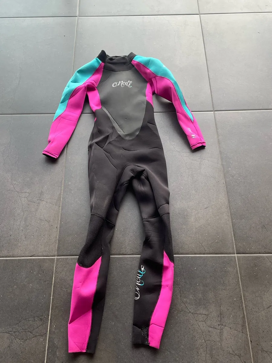 2 O’neills Kids Wetsuits - Image 3