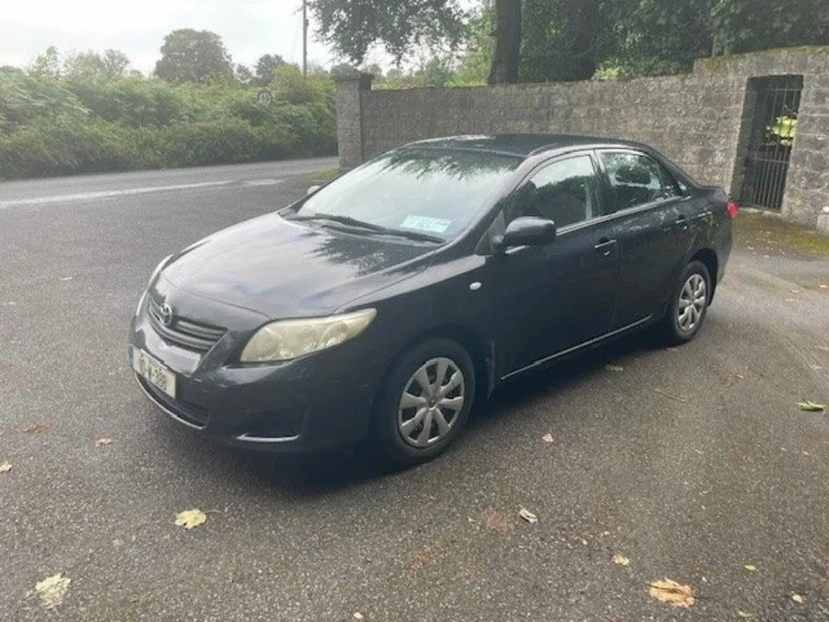Toyota Corolla 2010 - Image 1