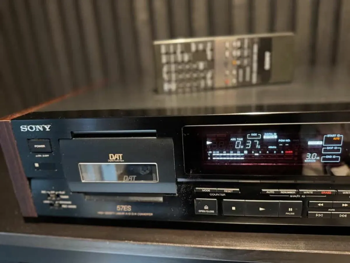 SONY DTC 57 ES Vintage with Wooden Side Panels Hig - Image 2