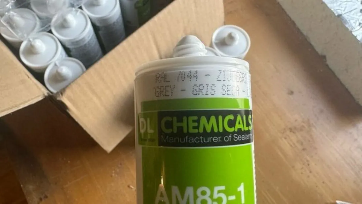 Weatherseal silicone box of 25 RAL7044 silk grey - Image 3