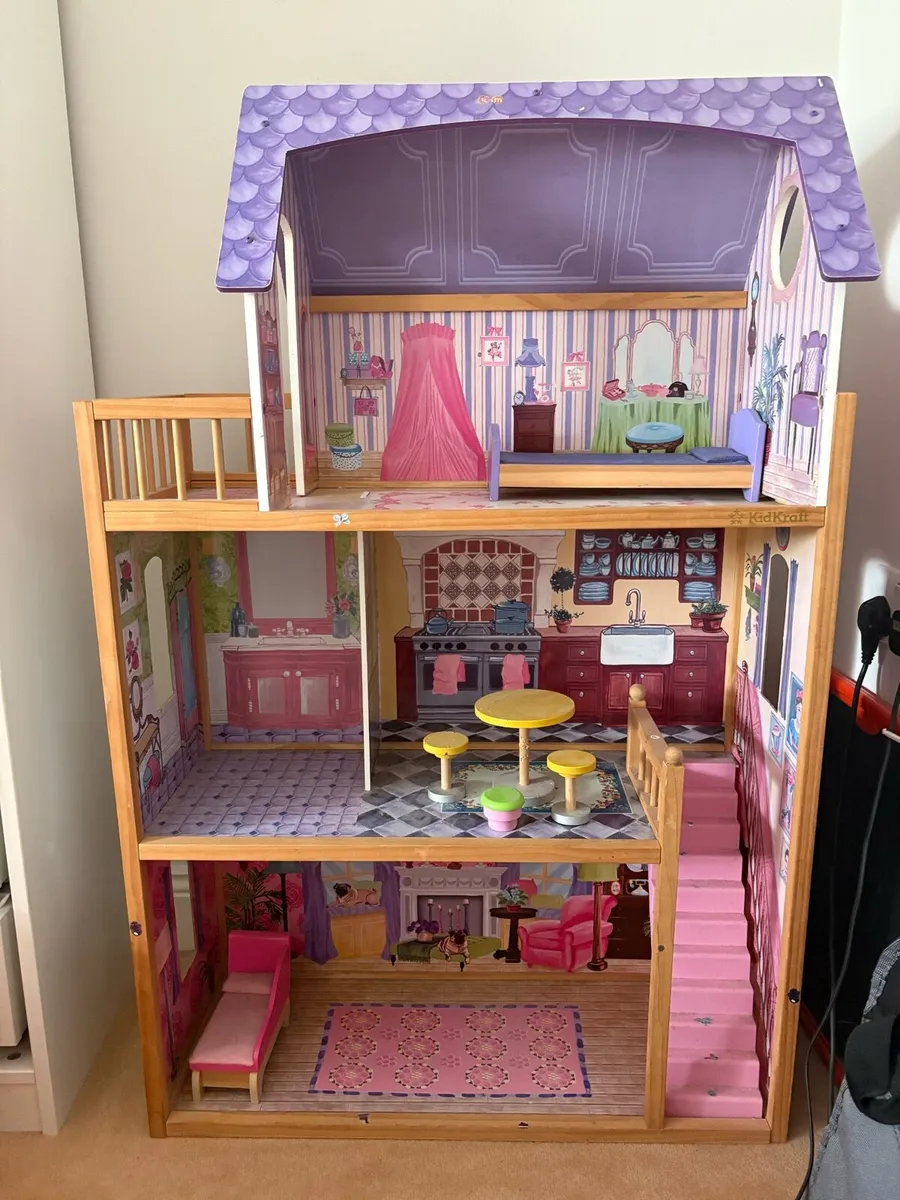 Dolls house - Image 1
