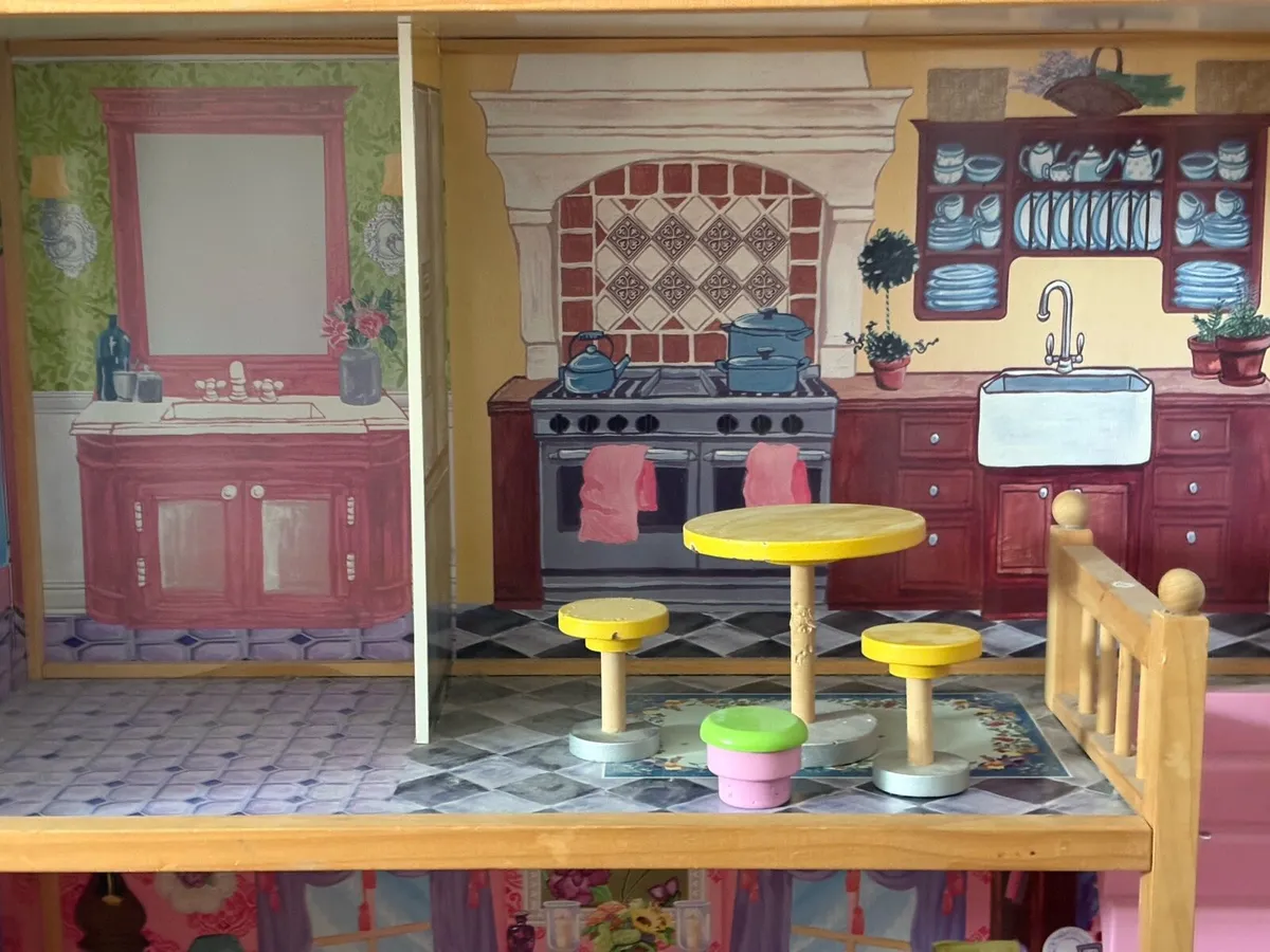 Dolls house - Image 3