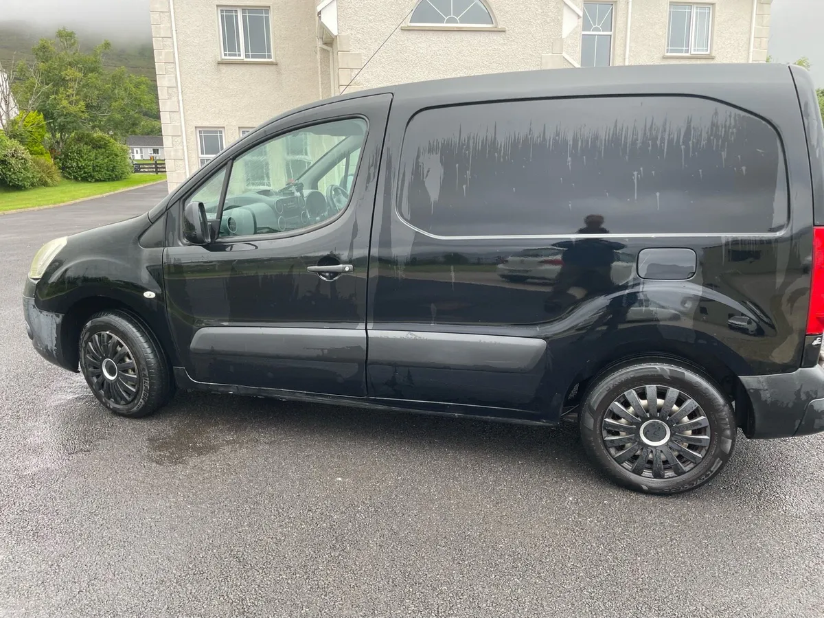 Van - Image 2