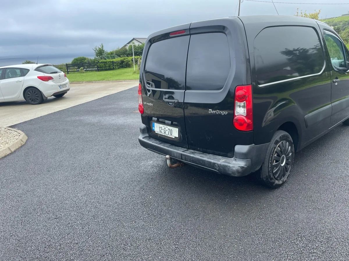 Van - Image 3