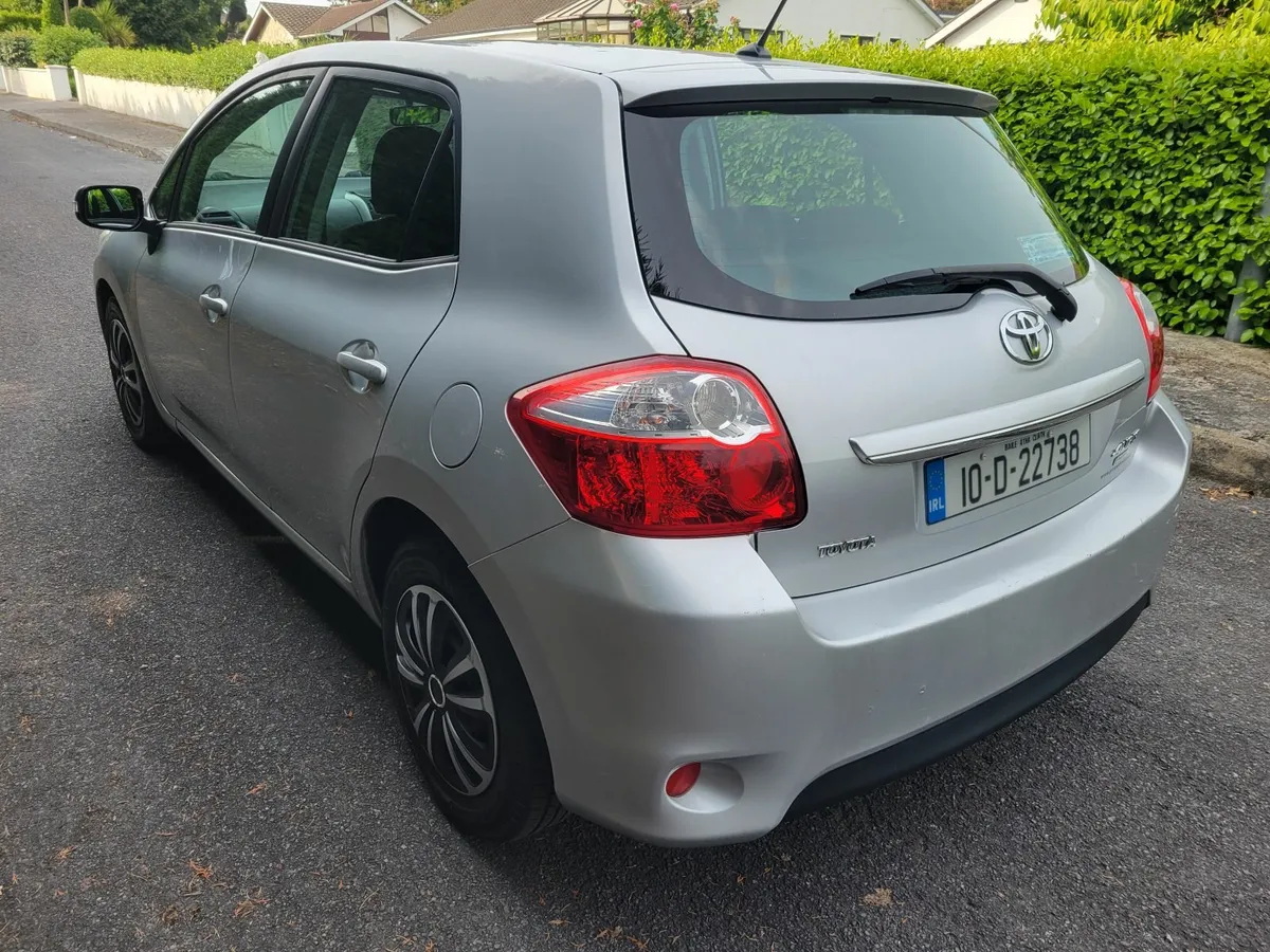 Toyota Auris 2010 - Image 4