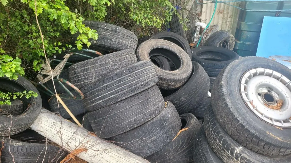Car tyres old - Image 2