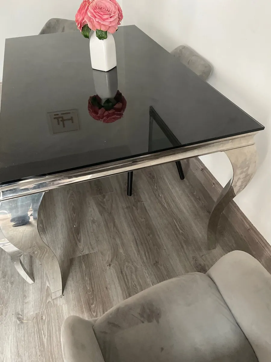 Dining table with chairs - Image 3