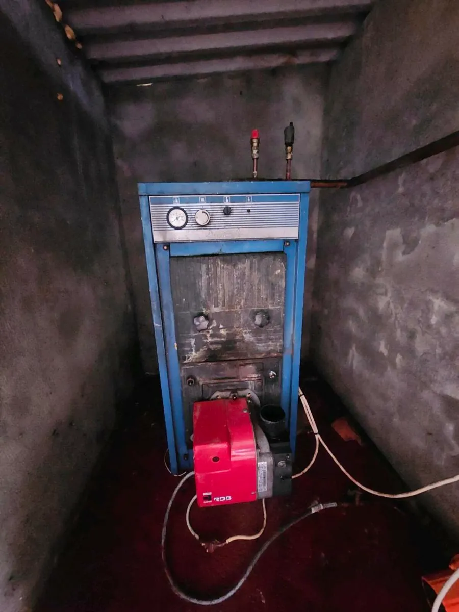 Oil boiler burner