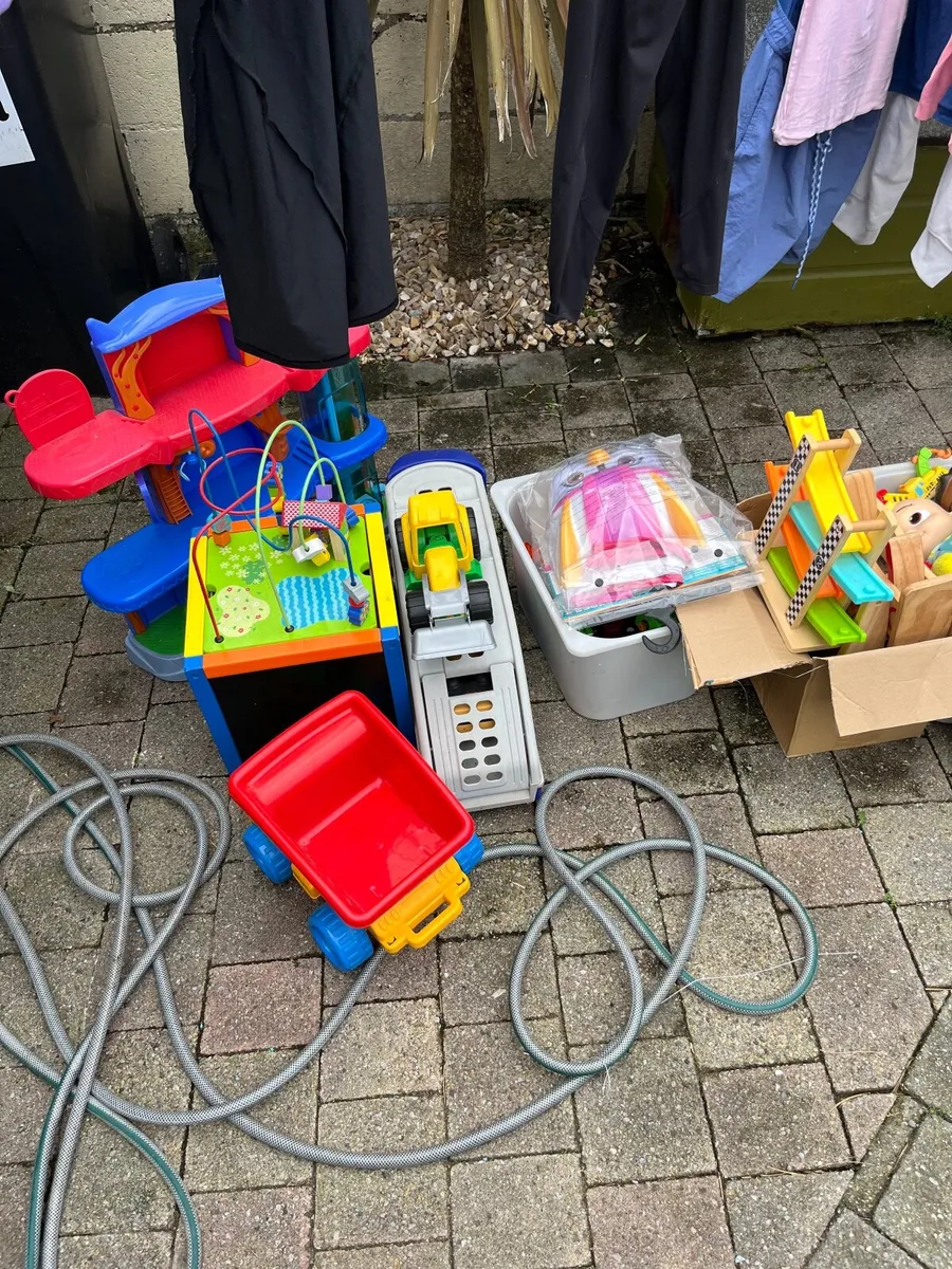 Toys - Image 4