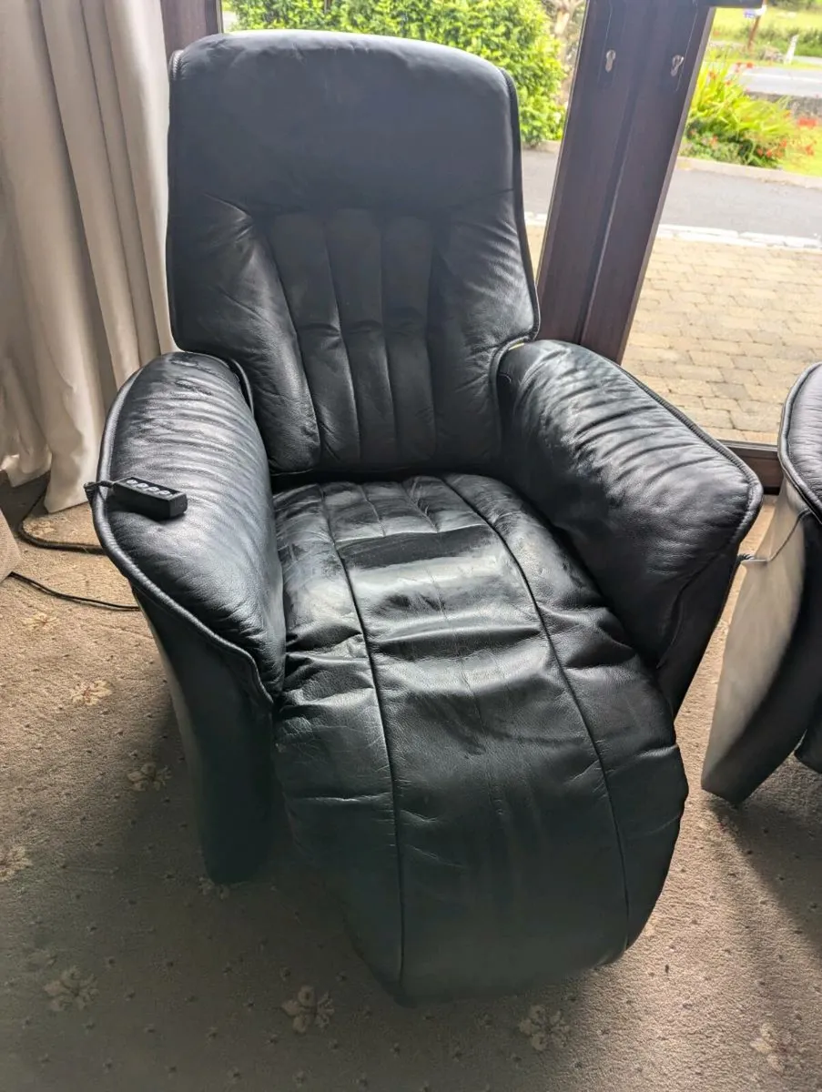 Himolla
Rhine Electric Reclining Chairs - Image 4