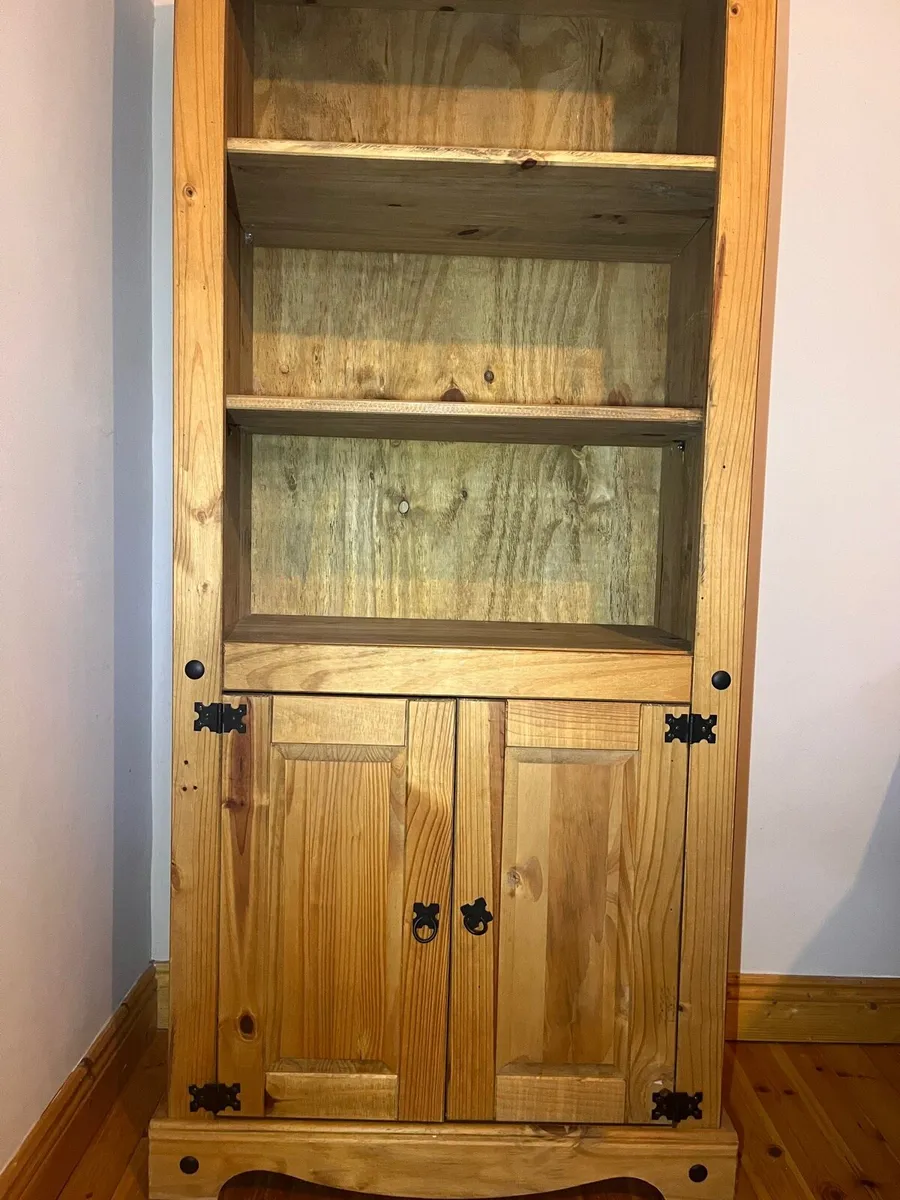 Dresser - Image 1
