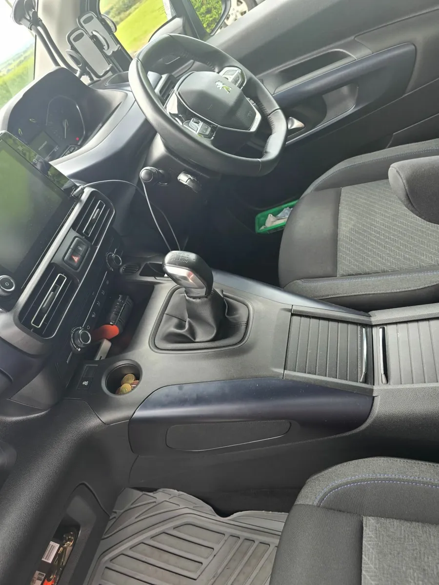 Taxi Peugeot Rifter 2019 - Image 3