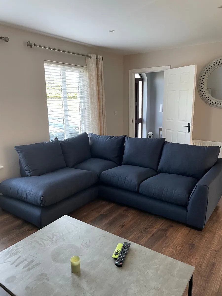 Sofa/Couch - L-Shaped/Corner - Image 1