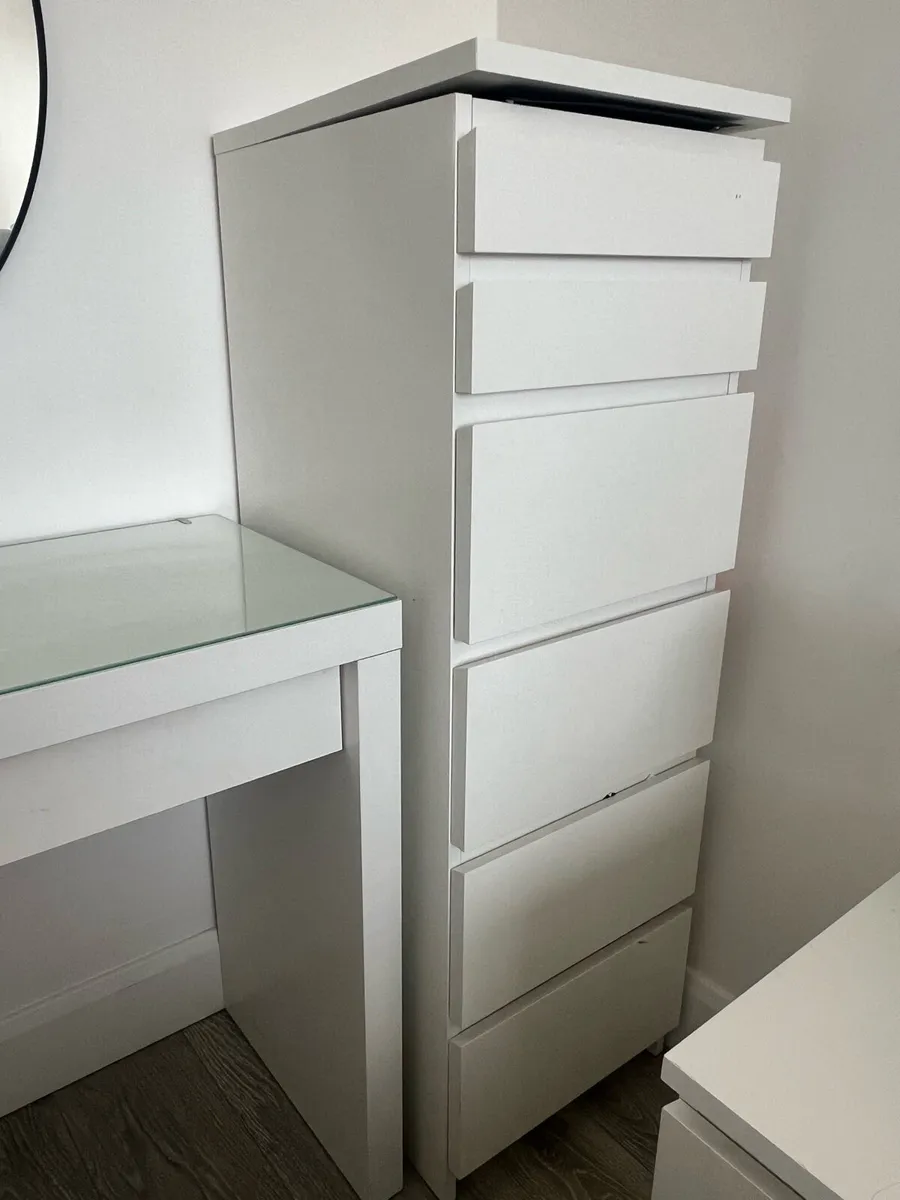 Bedroom furniture - Image 3