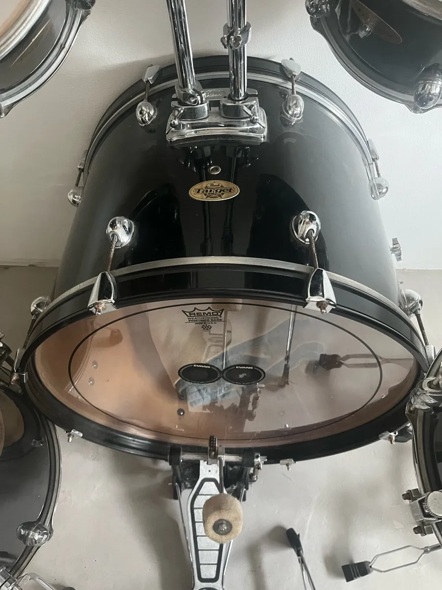 Pearl Target Drumkit - Image 1