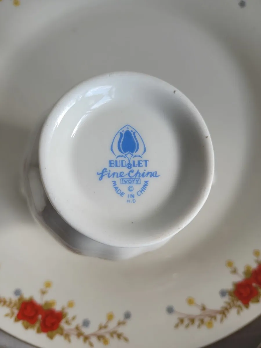 22 Piece ‘Budlet’ Fine China Tea Set - Image 2
