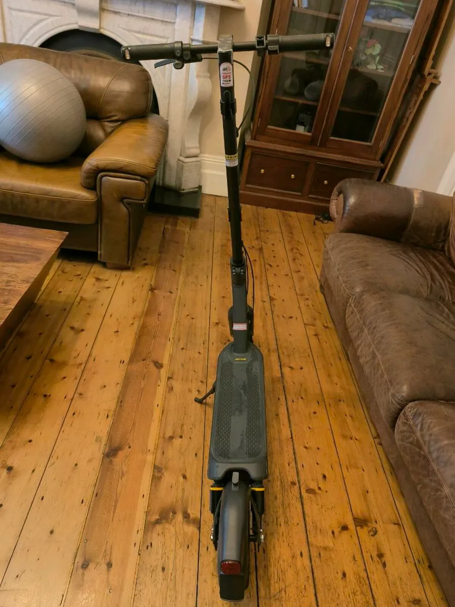 Segway Ninebot Max G2 Electric Scooter - Image 4