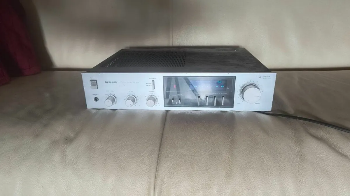 Pioneer SA-520 Stereo Integrated Amplifier JAPAN - Image 1