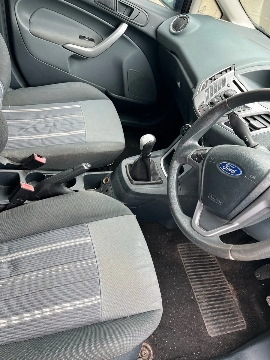 Ford fiesta 1.4 diesel - Image 4