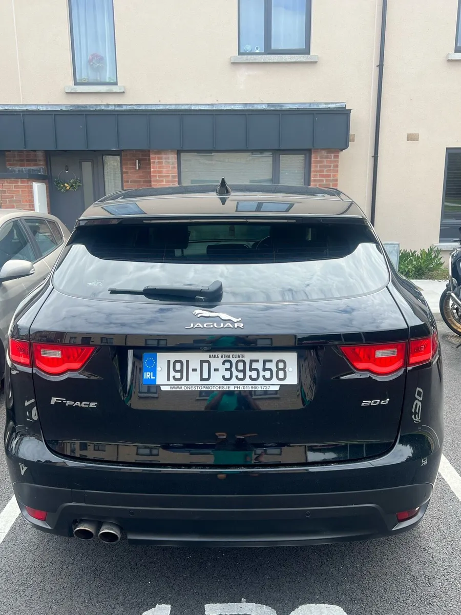 2019 Jaguar F-Pace - Image 2
