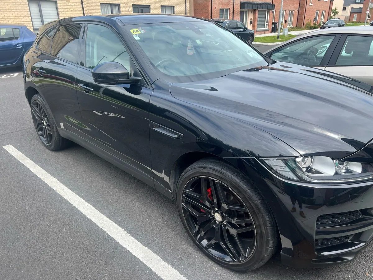 2019 Jaguar F-Pace - Image 3
