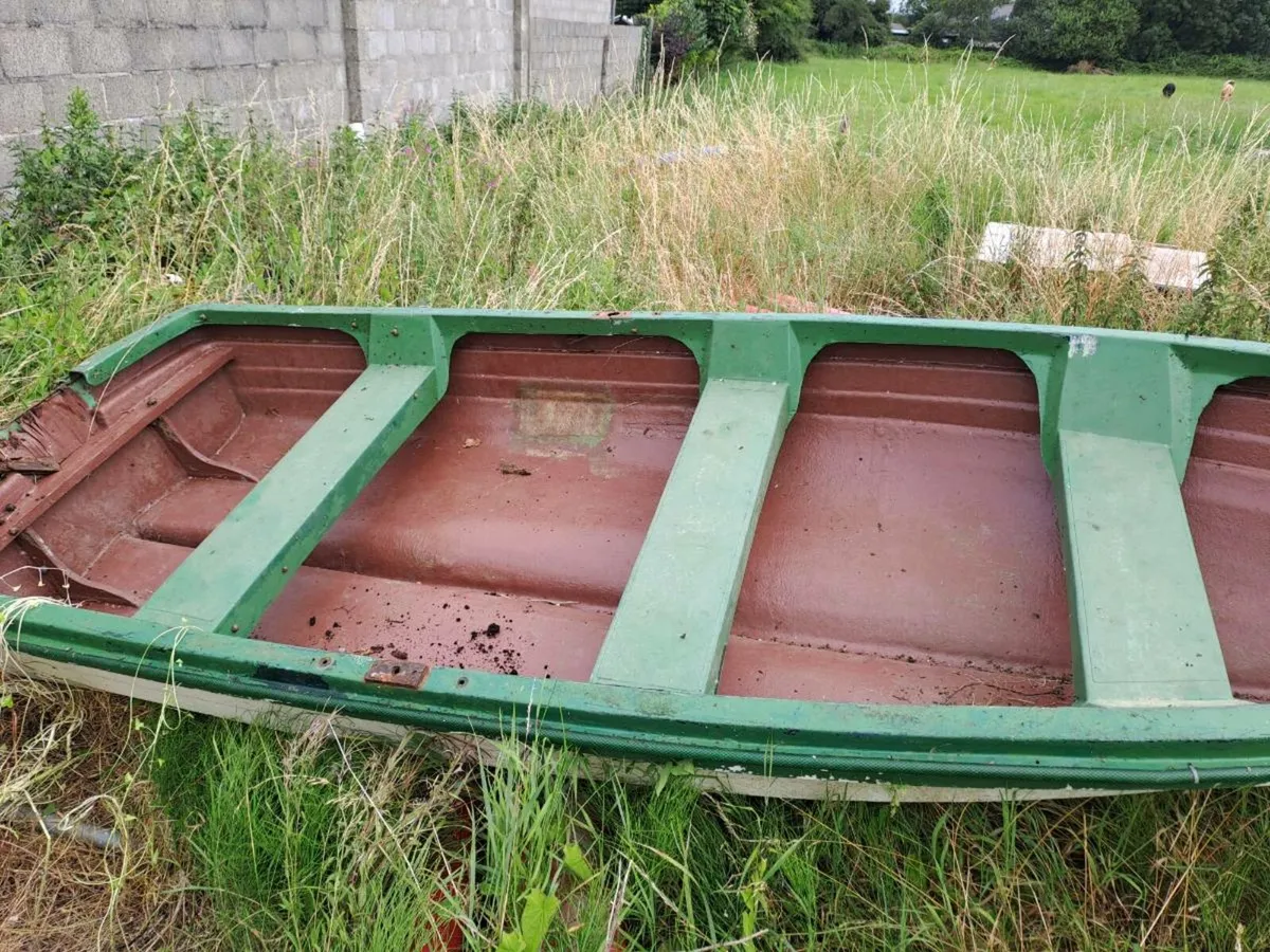Boat and trailer - Image 4
