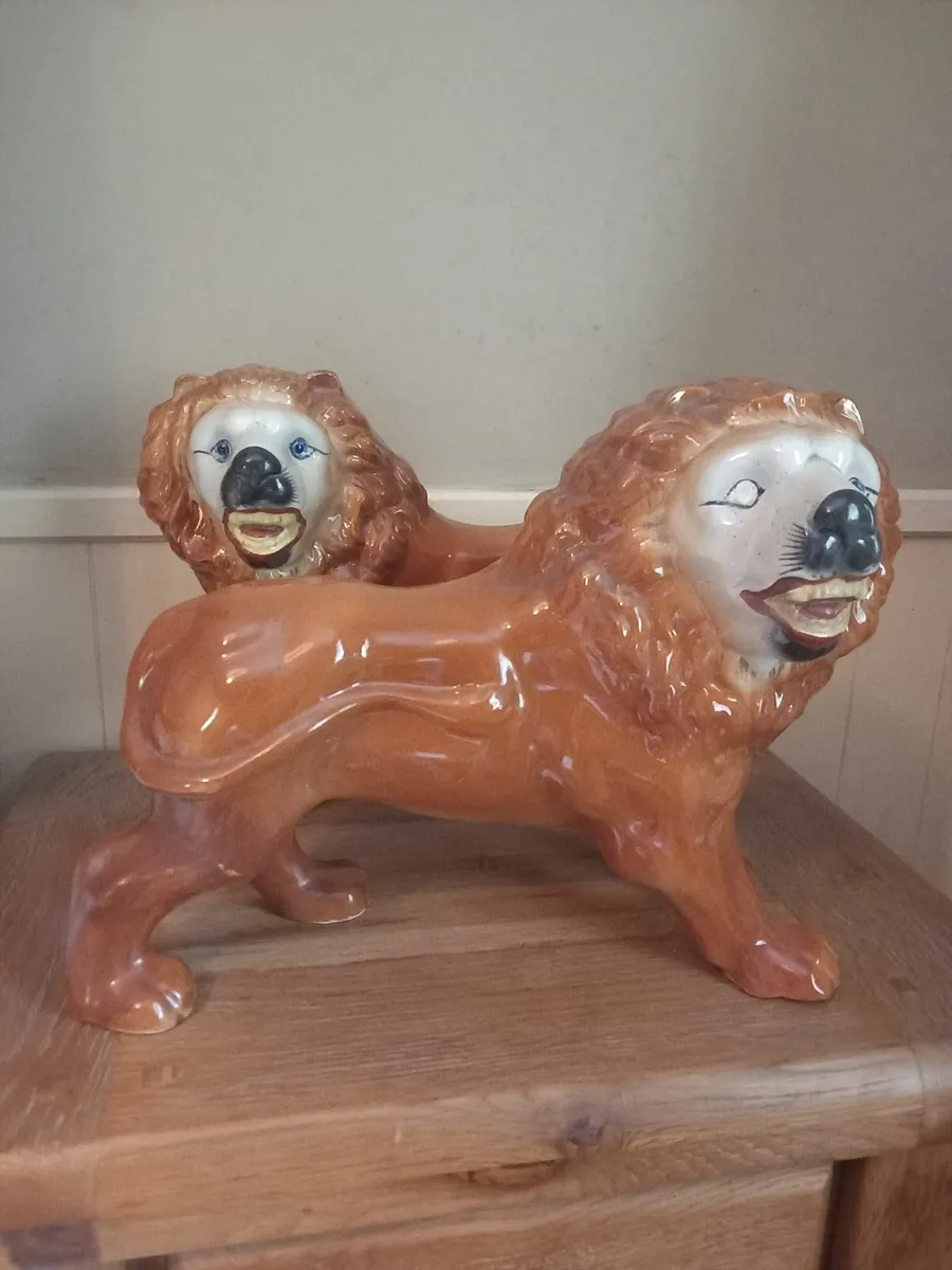 Staffordshire  lions - Image 2