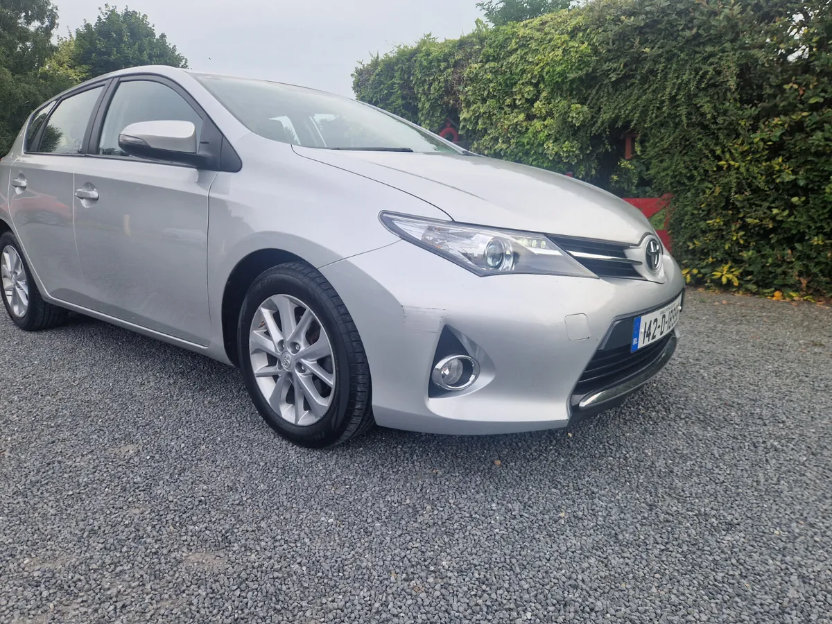 Toyota Auris 1.4 D4D AURA 2014 - Image 1