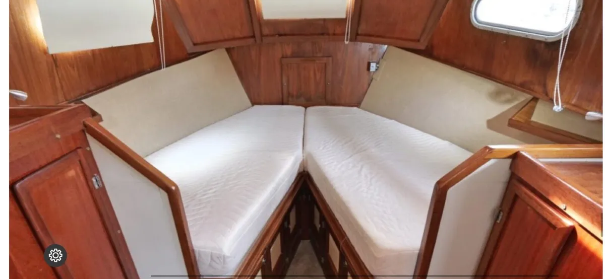 Boat Nelson 42 - Image 4