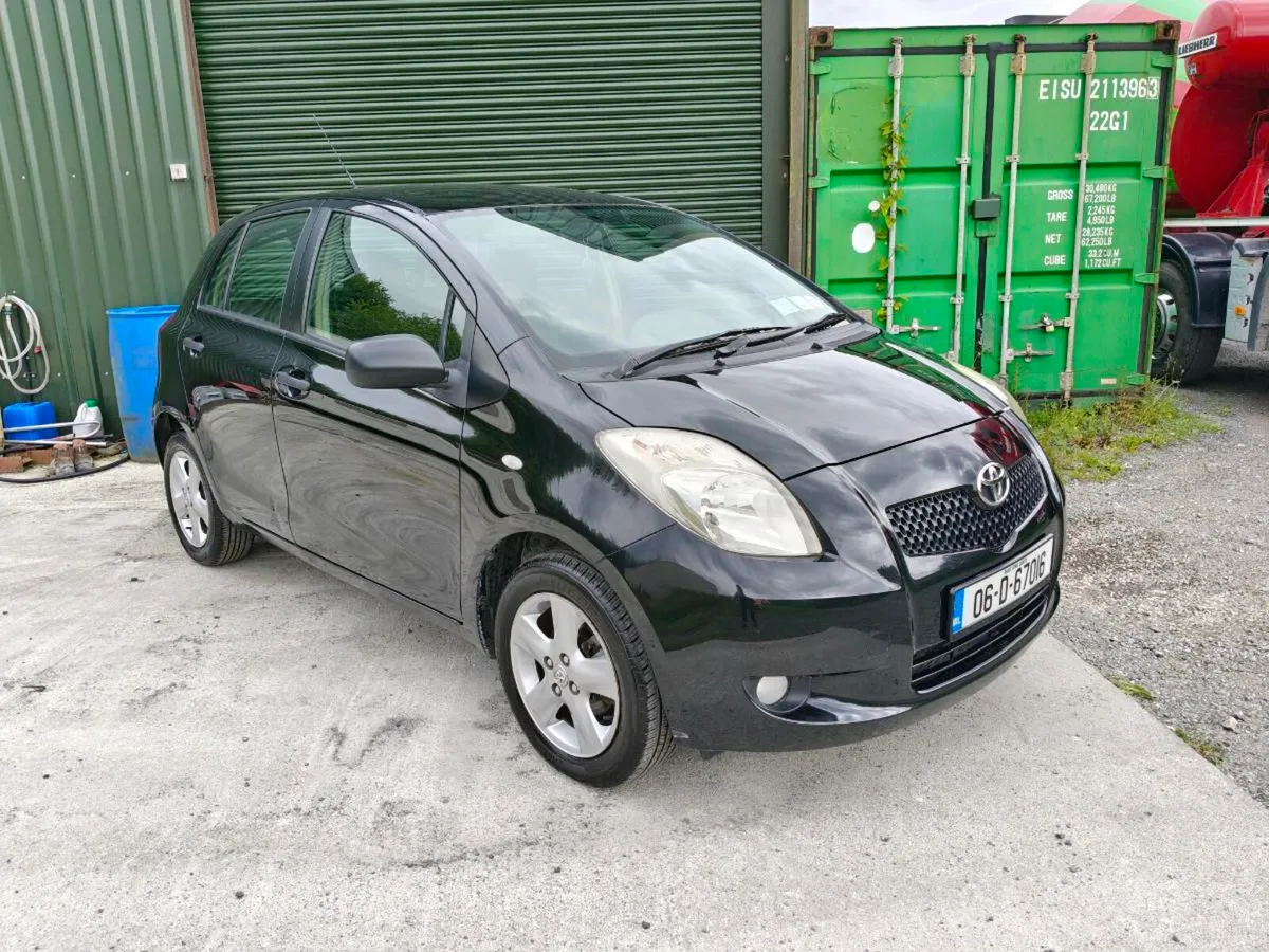 Toyota Yaris - Image 2