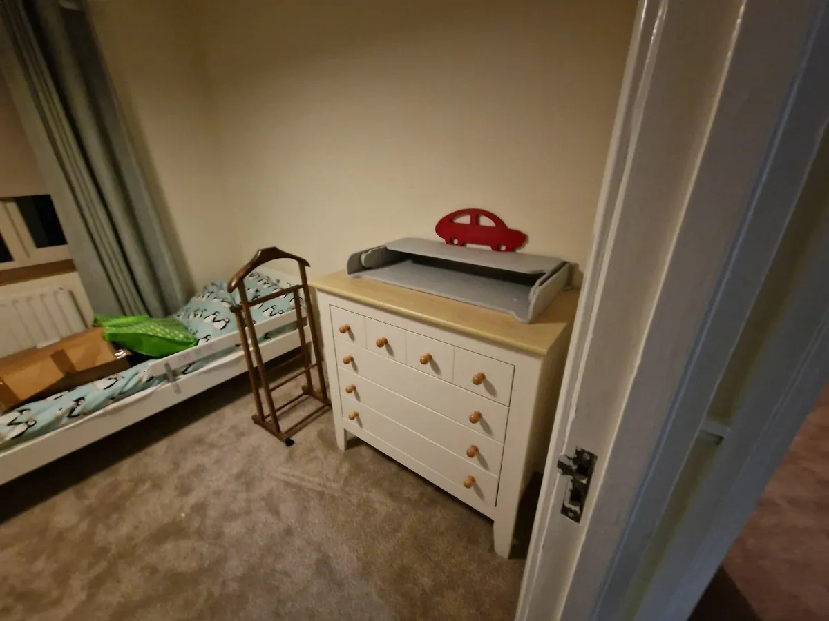 Chest of Drawers / Changing table - Image 1