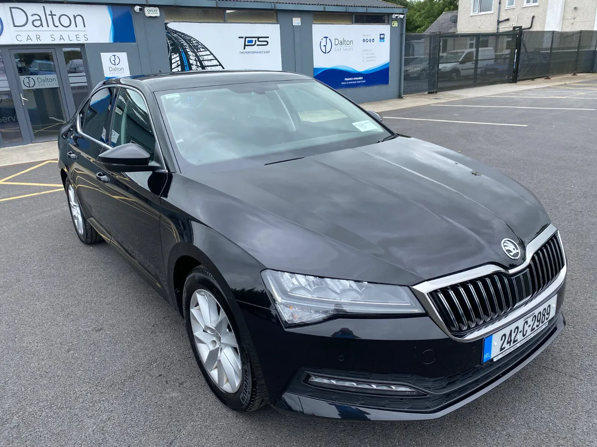 SKODA SUPERB AMBITION DSG AUTO 2024 (242) - Image 4