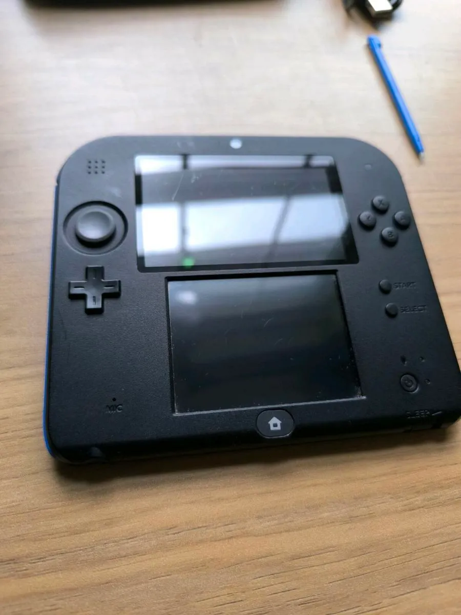 Nintendo 2DS with 20 games - Image 2