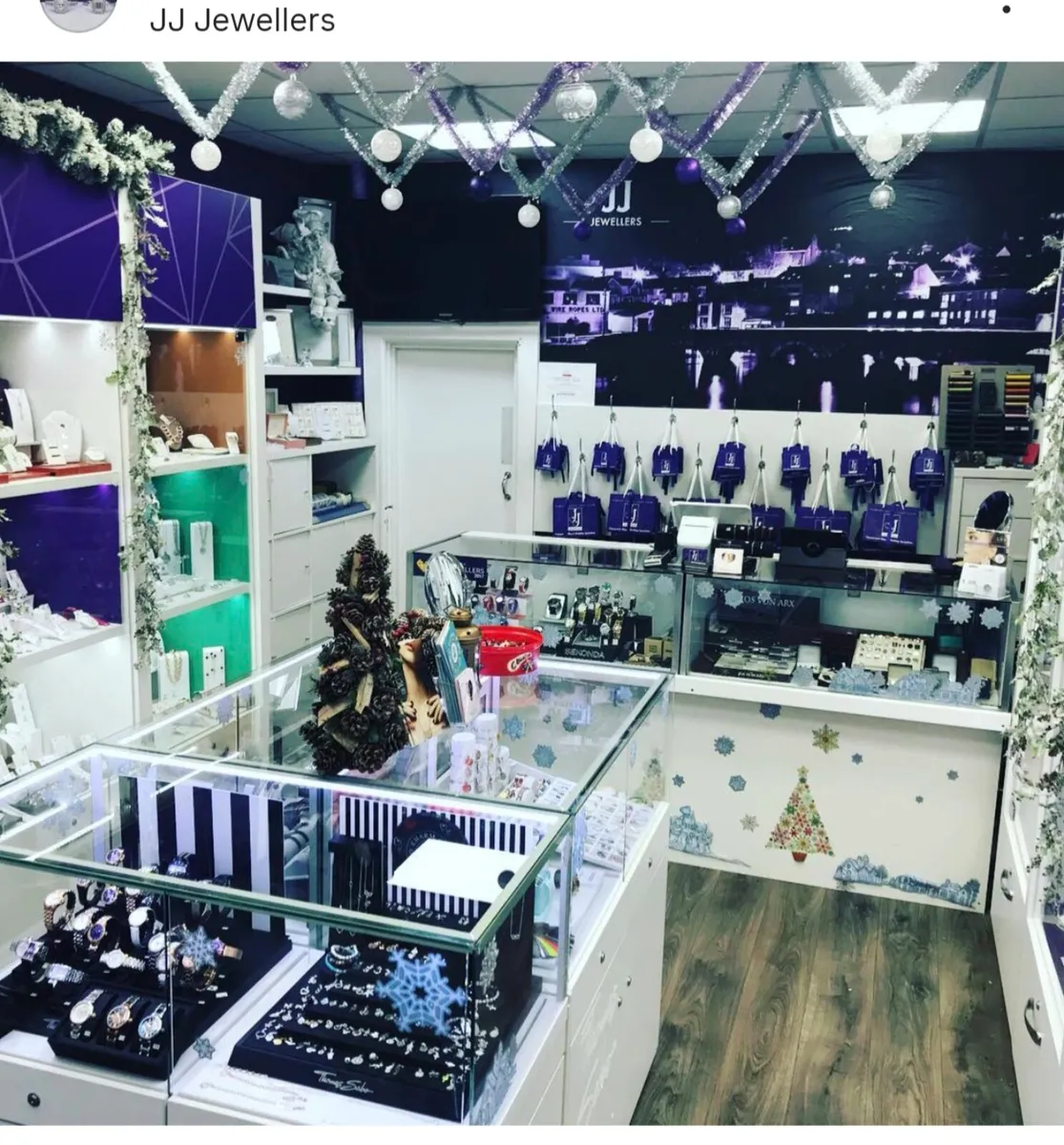 Retail jewellery cabinets - Image 1