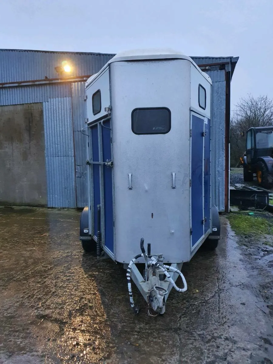 Horse Box - Image 1