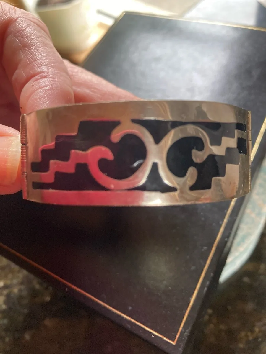 Handmade Mexican solid silver bangle - Image 4