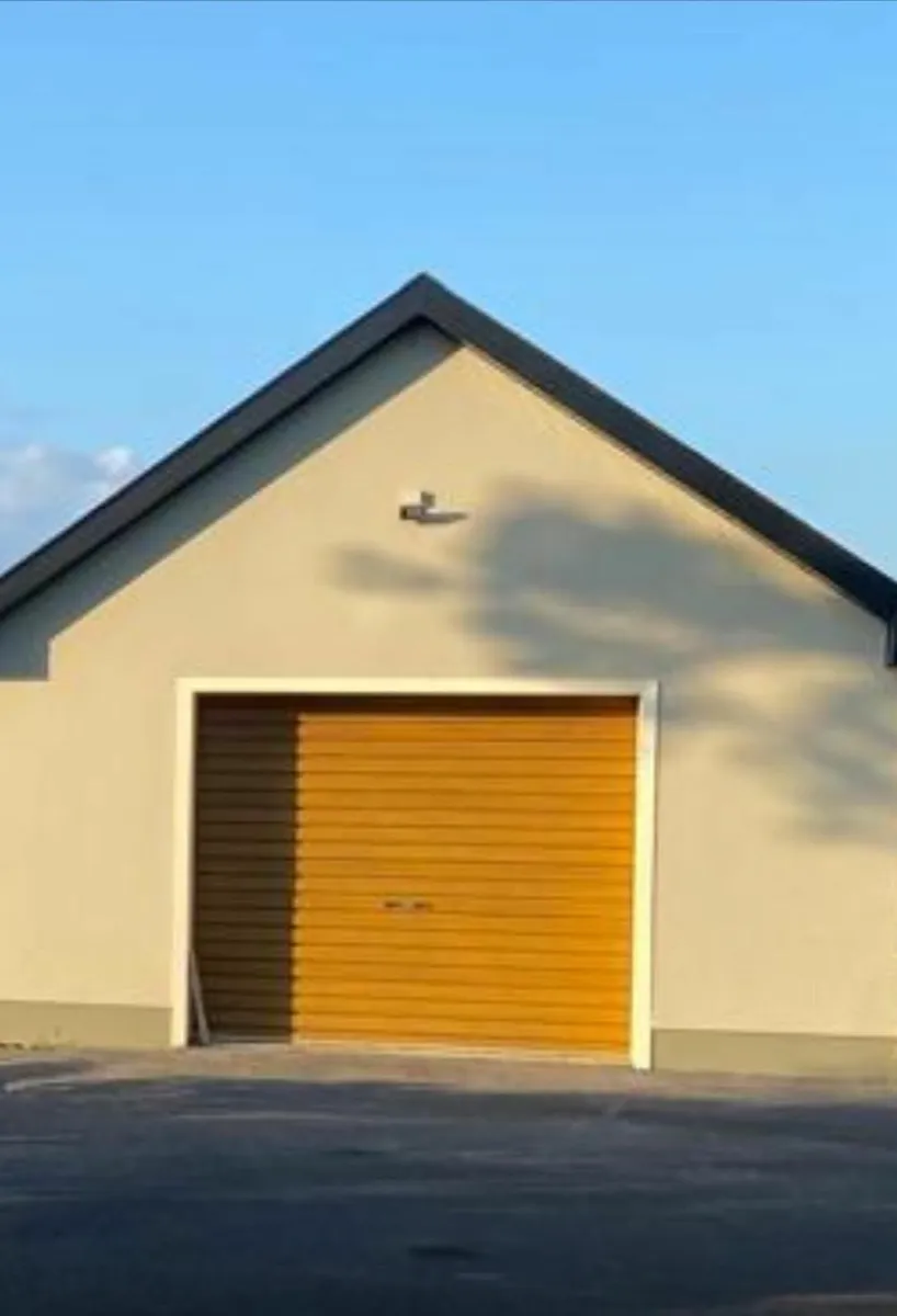 Roller Garage door - Image 1