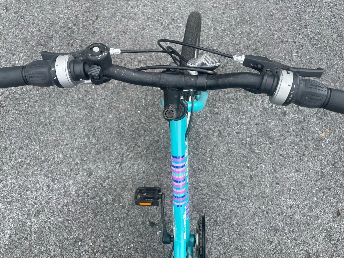24 inch girls bike - Image 2