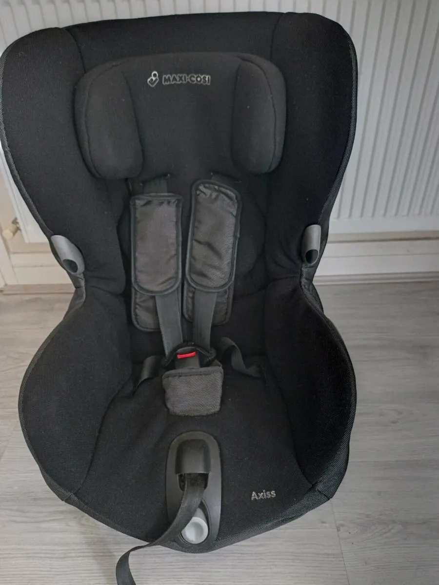 Kids maxi-cosi axis swivel car seat - Image 1