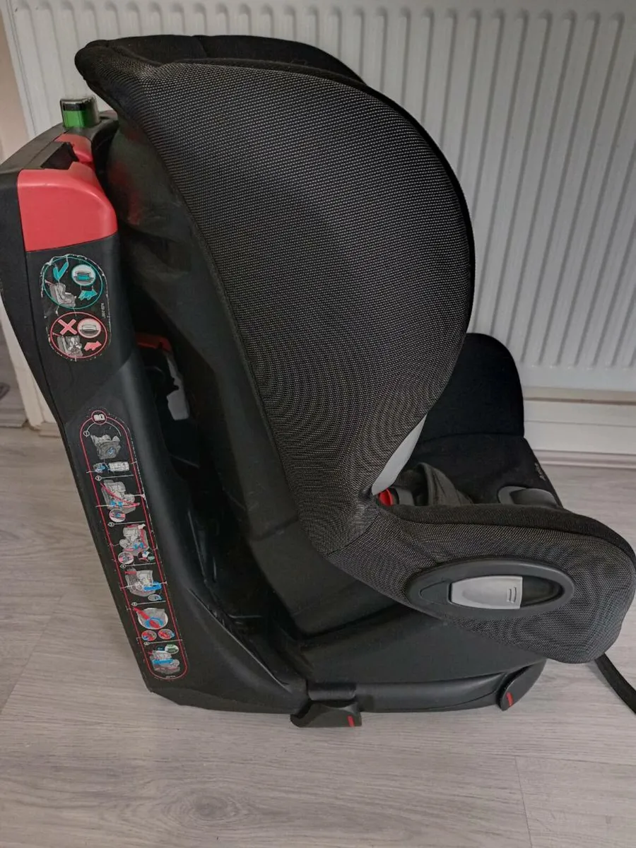 Kids maxi-cosi axis swivel car seat - Image 2