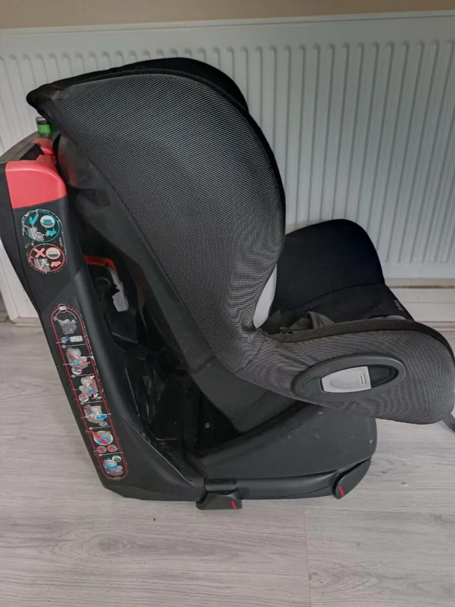 Kids maxi-cosi axis swivel car seat - Image 3