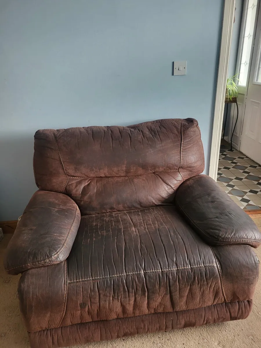 Couch - Image 2
