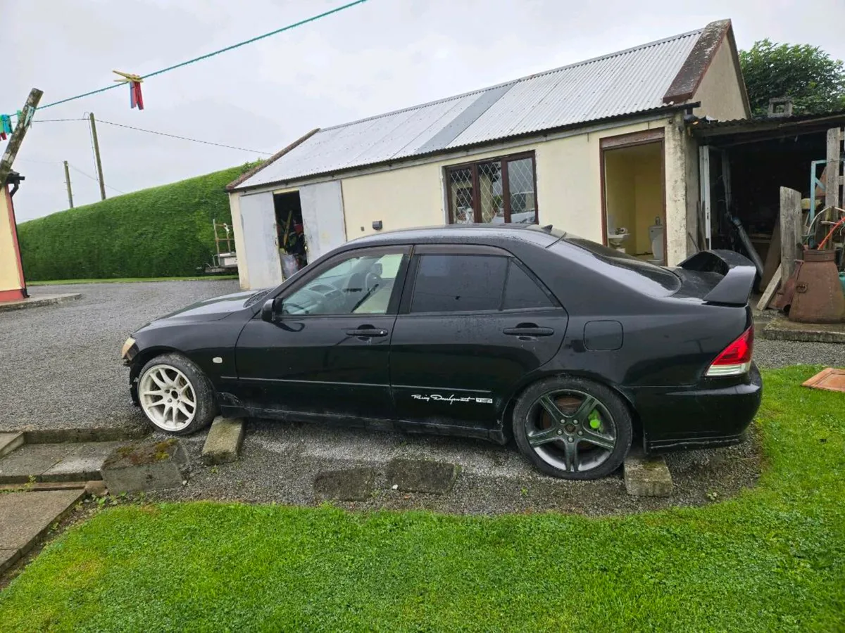 Toyota Altezza - Image 4