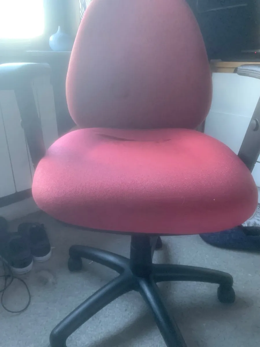 Office chair - Image 1